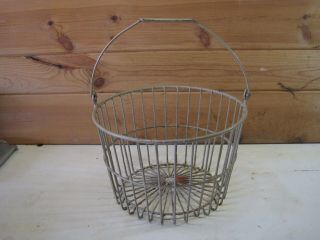 Vintage Wire Farm Egg Basket B0965