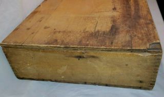VERY OLD VINTAGE PRIMITIVE DOVE TAIL LARGE WOOD SEED BOX GREAT FOR DISPLAY 2
