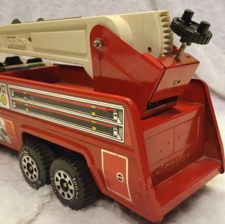 Vtg 1970s TONKA Fire Engine Truck w/SWIVEL AERIAL LADDER Pressed Steel 3