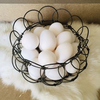 Vintage ANTIQUE Rustic Small Farmhouse Wire Egg Basket Collapsible to Flat 2