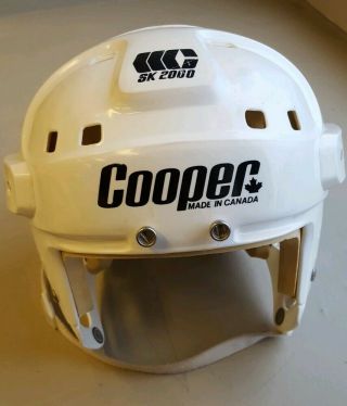 Vintage Cooper Sk2000 White Hockey Helmet (6 5/8 - - - - 7 1/2) Large