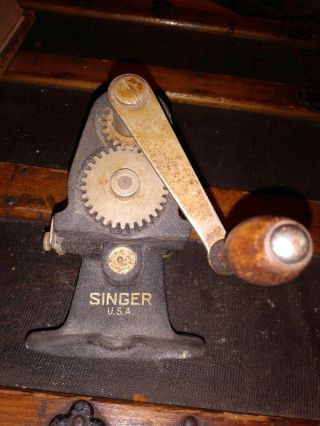 Antique " Singer " Hand Crank / Salesman Sample Fabric Cutter
