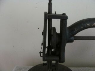 Antique Cast Iron Hand Crank Sewing Machine 2