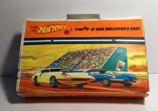 1967 Hot Wheels Pop Up Carry Case 12 Car Collector
