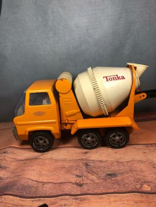 Vintage Pressed Steel Tonka Cement Mixer With Tilt Bed Yellow & White Truck (20)