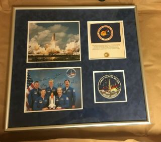 Nasa Space Shuttle Discovery Sts - 26 Flown Flag Crew Signed Photo Framed Display