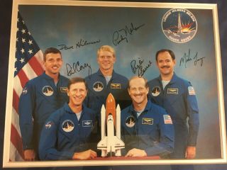 NASA Space Shuttle Discovery STS - 26 Flown Flag Crew Signed Photo Framed Display 2