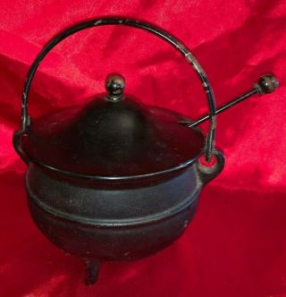 Vintage Gypsy Cast Iron Bean Pot Kettle Cauldron With Handle And 3 Legs