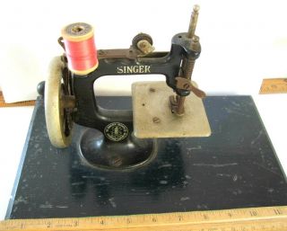 Singer Sewing Machine K - 20 Pre - 1930,  Cast Iron,  Mini 6.  5 " H X7 " L Antiques,  Collect