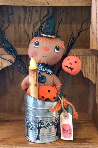 Primitive Halloween Gingerbread Doll In Vintage Bromwell Sifter And Light