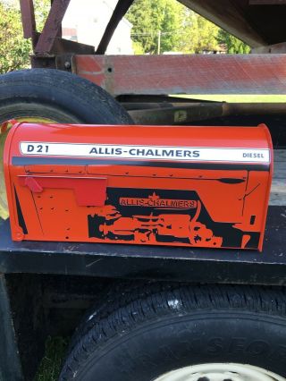 Allis Chalmers D - 21 Mailbox