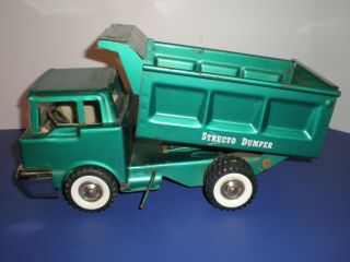Vintage Structo 12” Pressed Steel Toy Green Tandems Dumper Dump Truck.