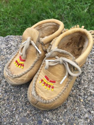 Vintage Native American Baby Kids Indian Moccasins Beaded Leather Shoes Estate