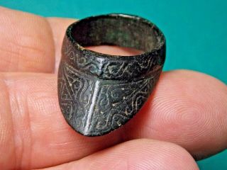 Rare medieval decorated archers ring metal detecting detector finds 3