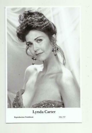 N543) Lynda Carter Swiftsure (351/37) Photo Postcard Film Star Pin Up