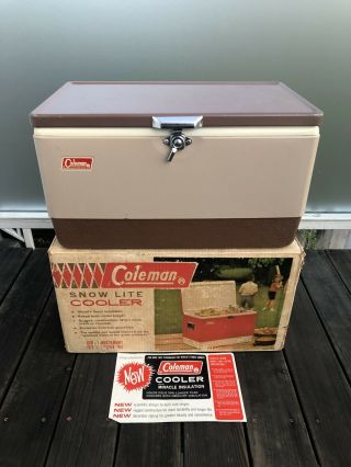 Coleman Vintage Snow Lite 5254 - 709 Cooler Butterscotch Brown Metal Ice Chest Box