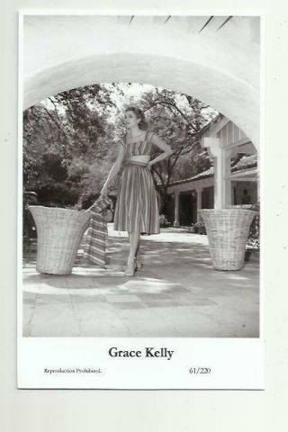 N542) Grace Kelly Swiftsure (61/220) Photo Postcard Film Star Pin Up