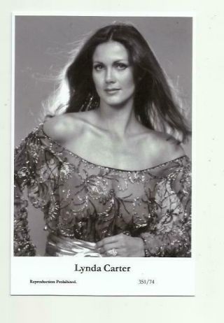 N543) Lynda Carter Swiftsure (351/74) Photo Postcard Film Star Pin Up