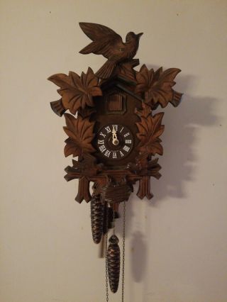 Vintage German Black Forest Hand Carved Wood Birds Over Nest Cuckoo Clock