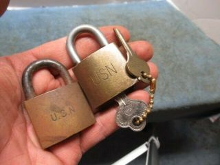 2 Old Brass U.  S.  N.  Navy Logo Padlock Lock 1 W/key.  Militaria.  1 Is A Segal.  N/r