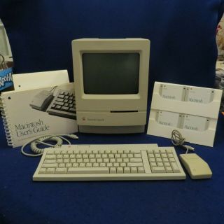 Vintage Apple Macintosh Classic Ii M4150 W/keyboard M0487,  Mouse & Software