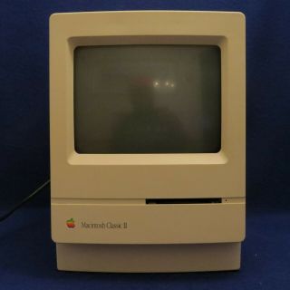 Vintage Apple Macintosh Classic II M4150 w/Keyboard M0487,  Mouse & Software 2