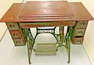Antique Singer Sewing Machine In Oak Cabinet Great Price