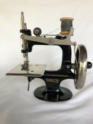 Antique Singer 20 Toy Miniature Sewing Machine