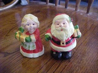 Hallmark Vintage Christmas Salt And Pepper Shaker Set Santa & Mrs.  Claus 3 " Tall