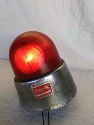 Vtg Red Federal Sign And Signal Corp Beacon Ray Model 17 Police Car / Fire Truck