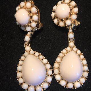 Vintage Ciner,  Signed Pale Pink & White Drop Clip On Earrings