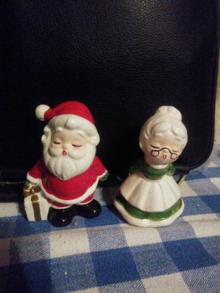 Vtg Japan Mr And Mrs Santa Clause Kissing Salt And Pepper Shakers Norcrest