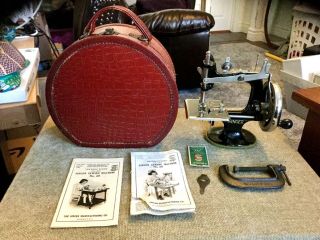 Vry Rare Antique Vintage 1922 Singer 20 Toy Sewing Machine Case Small Child Gift