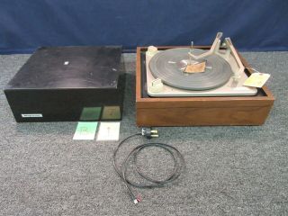 Vintage Magnavox Micromatic 4 - Speed Record Player Turntable 78 45 33 16 W621 - 01