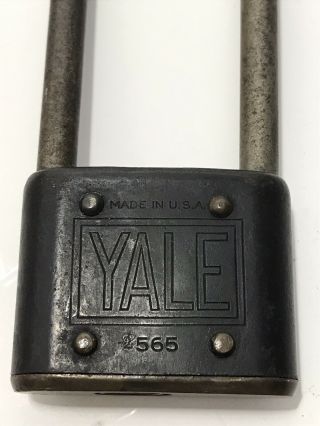 Vintage Yale & Towne Long Shackle Padlock No 2565 with Key 2