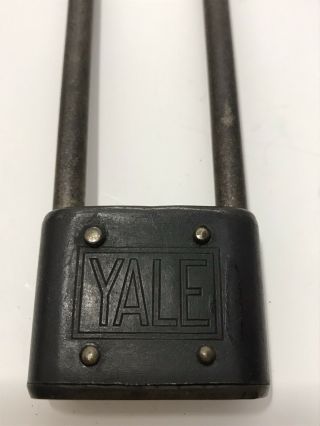 Vintage Yale & Towne Long Shackle Padlock No 2565 with Key 3
