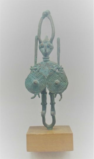 Scarce Circa 1200 - 800bce Ancient Luristan Bronze Warrior Statue Holding Shields