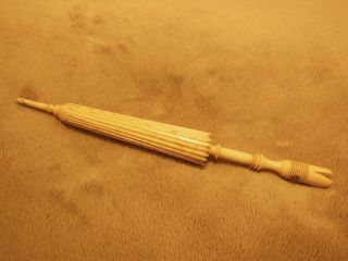 ANTIQUE CARVED BONE PARASOL SEWING NEEDLE CASE W/ HOOF HANDLE & STANHOPE PICS 2