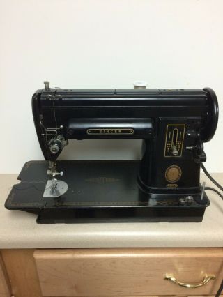 Vintage Singer 301a Black Sewing Machine With Case.