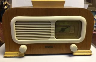 Vintage Philco 5 Tube Table Radio Model 42 - Pt95 Wood Case 1941 - 1942