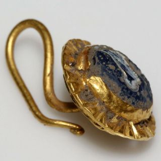 Scarce - Intact Roman Gold & Glass Stone Earring Circa 100 - 400 Ad - 22,  Carats