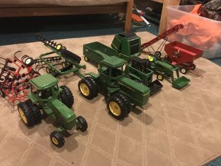 John Deere Ertl 1/16 Tractors