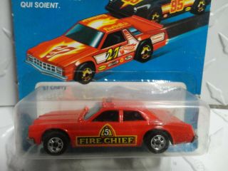 1981 Hot Wheels The Hot Ones Red Fire Chief on ' 57 Chevy French Card Read 2