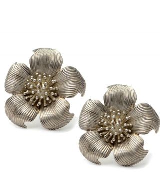 100 Authentic.  Tiffany & Co.  Sterling Silver Dogwood Flower Clip Earrings 36.  3g