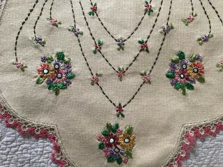 Vintage Hand Embroidered Runner Or Dresser Scarf With Tatted Lace Edge