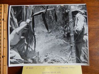 Ww2 Press Photo Blasting Dug In Japanese Saipan Caves 7/10/44