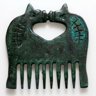 Museum Quality Ancient Roman Bronze Horse Heads Comb - Very Rare Ca 200 - 400 Ad