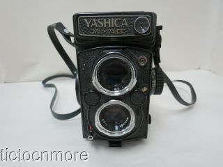 Vintage Yashica Mat - 124 G Tlr Camera W/ Yashinon Lens 1:3.  5 F= 80mm