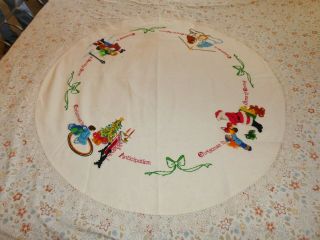 Vtg Embroidery Round 44 " Cotton Muslin Christmas Card Table Cloth Tablecloth