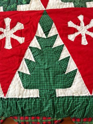 VINTAGE HAND CRAFTED & QUILTED CHRISTMAS TREES AND SNOWFLAKE QUILT 96X88 3